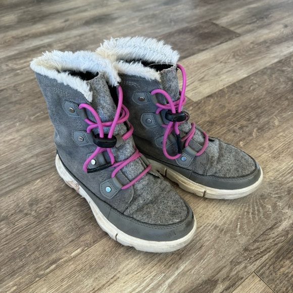 SOREL Youth Whitney II Joan Lace Boots - Felt Fabric and Colorful Laces - Picture 9 of 13